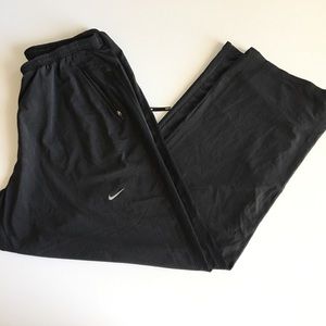 Nike Men’s Black Wind Pants zippered bottoms XXL